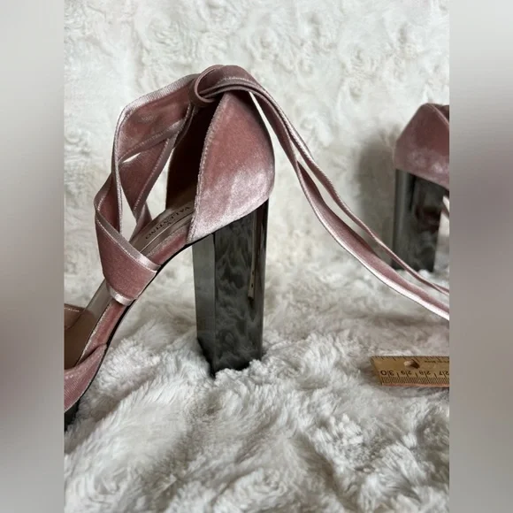 Valentino Garavani Velvet Strappy Sandal Heels in Poudre Ballet Pink so 38 US 8 - Picture 16 of 16